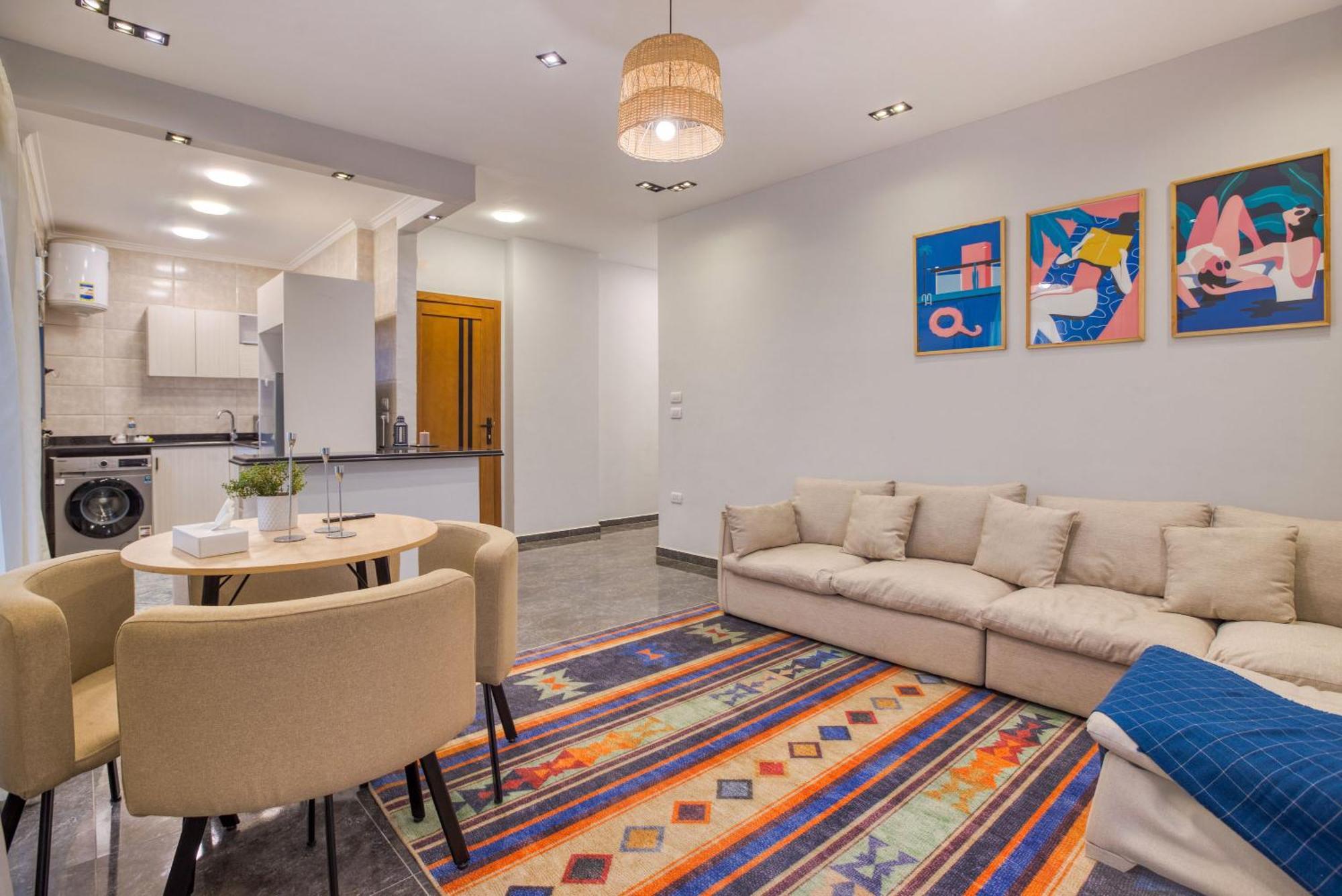 Travelholic Auc Residence Kaherah Luaran gambar